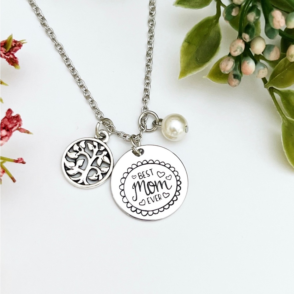 Best mom ever Stamped Pendant Necklace NEW - Picture 3 of 4